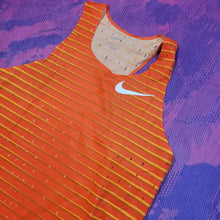 Load image into Gallery viewer, 2022 Nike Rosa Pro Elite Distance Singlet (M)
