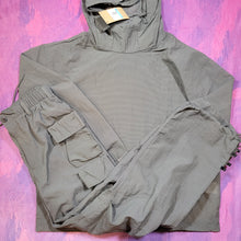 Load image into Gallery viewer, Nike Tech Pack Running Jacket and Pants (M)
