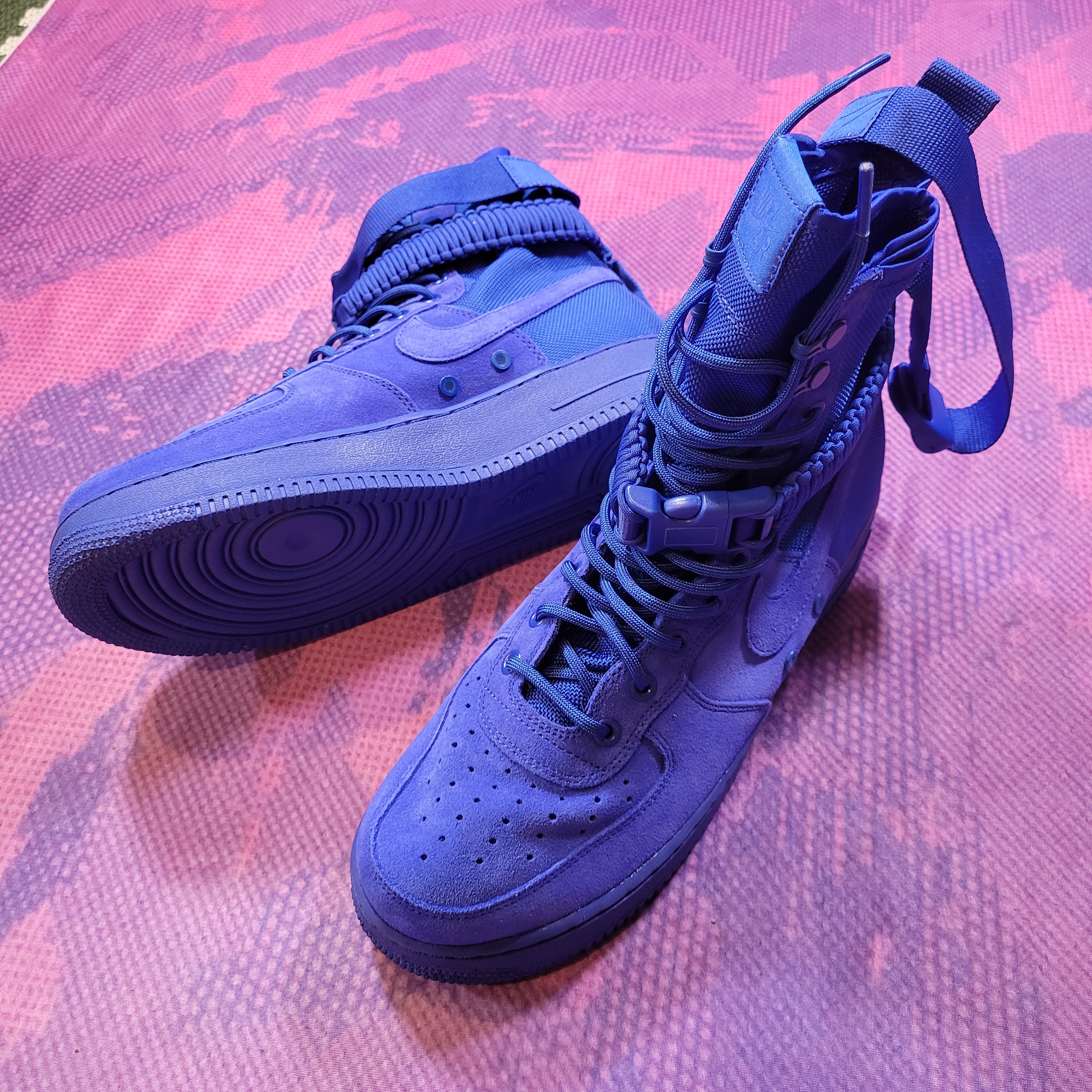 Nike Air Force One Hi Shoes (10.0) – Bell Lap Track and Field Nike Air Force One Hi Shoes (10.0) – Bell Lap Track and Field