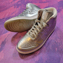 Load image into Gallery viewer, Jordan 1 Anodized Silver Shoes (10.0)
