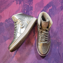 Load image into Gallery viewer, Jordan 1 Anodized Silver Shoes (10.0)
