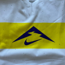 Load image into Gallery viewer, Nike Trail Running Pro Elite Singlet (M - Womens)
