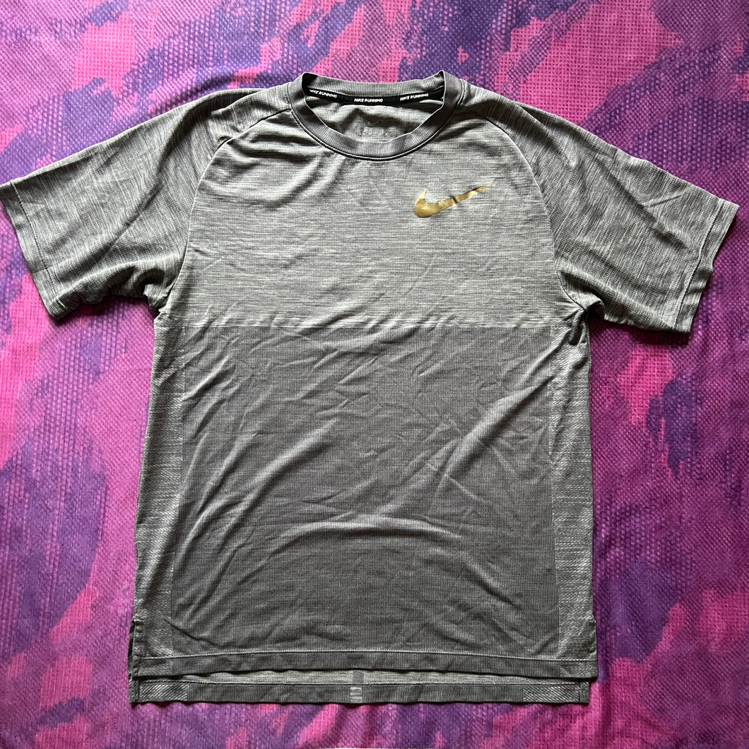 Nike Gold Swoosh T-Shirt (S)
