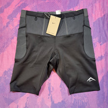 Load image into Gallery viewer, Nike Trail Loop Pocket Half Tights (M)
