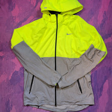 Load image into Gallery viewer, Nike Reflective Running Jacket (L)
