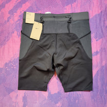Load image into Gallery viewer, Nike Trail Loop Pocket Half Tights (M)
