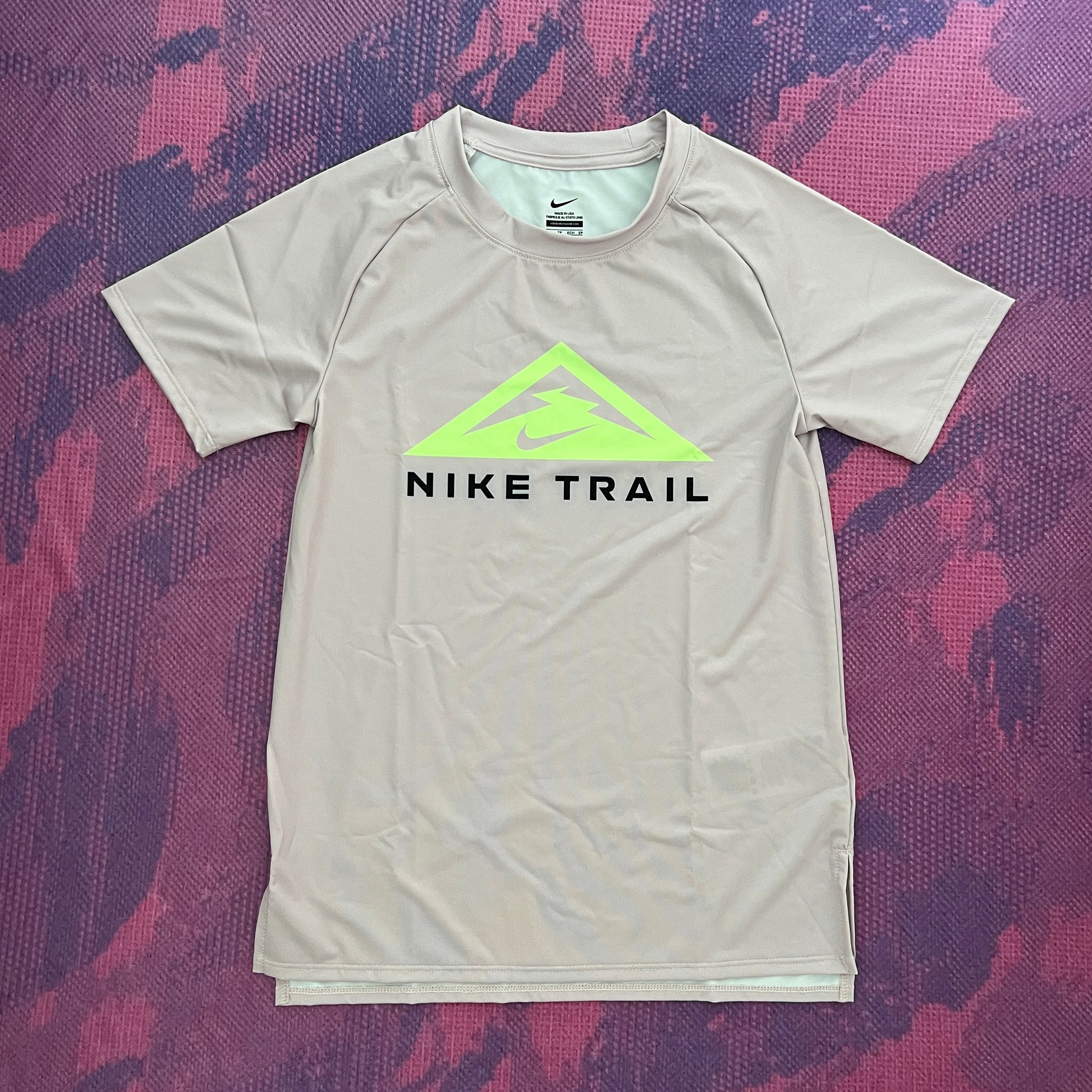 passen door elkaar haspelen Samenwerking 2022 Nike Trail Pro Elite Warm Up T-Shirt (XS - Womens) – Bell Lap Track  and Field