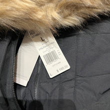 Load image into Gallery viewer, Adidas Puffer Jacket (L)
